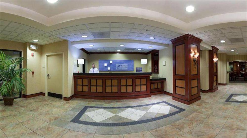 Holiday Inn Express Hotel & Suites Fort Wayne By Ihg Ellisville Exterior photo