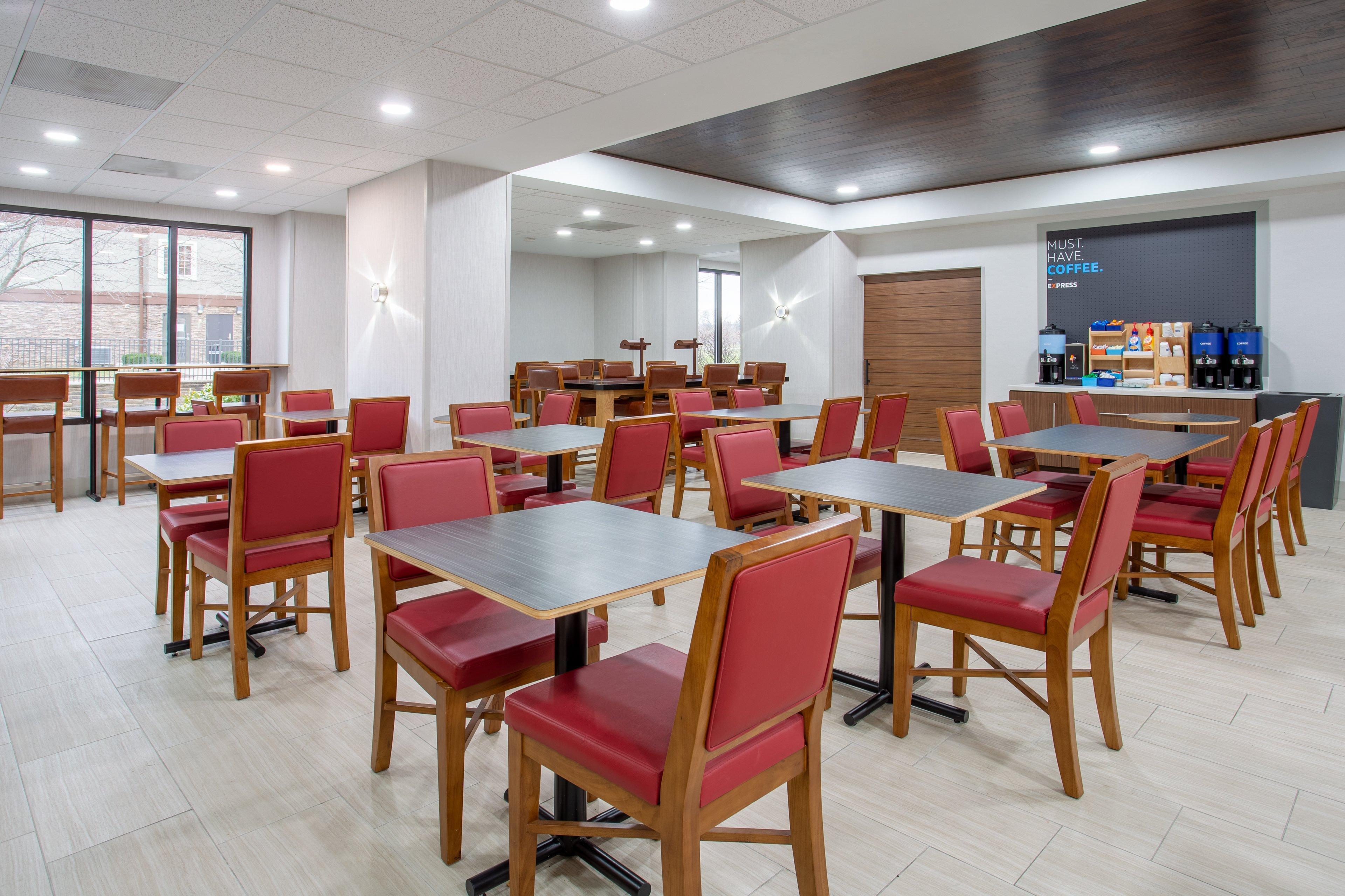 Holiday Inn Express Hotel & Suites Fort Wayne By Ihg Ellisville Exterior photo