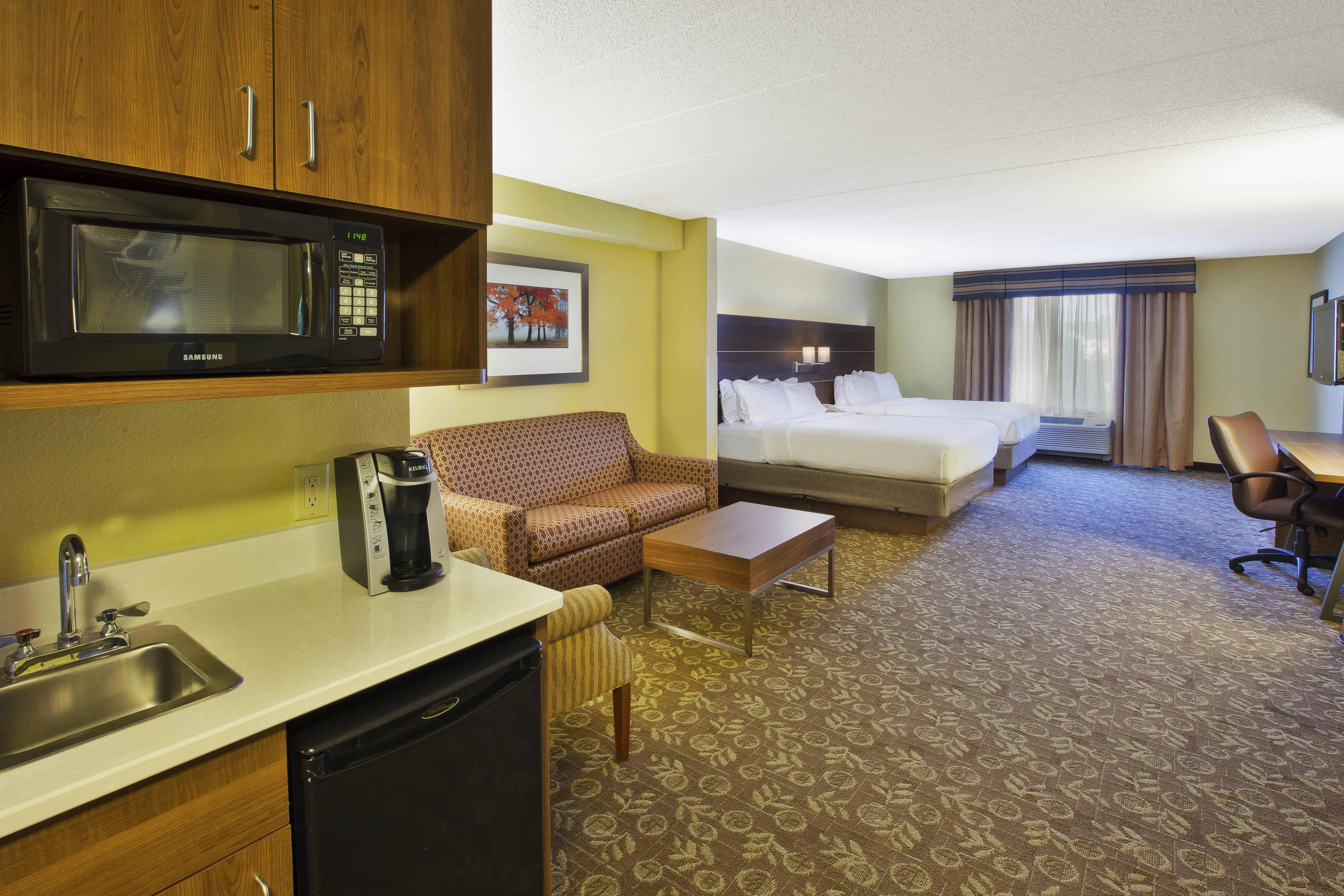 Holiday Inn Express Hotel & Suites Fort Wayne By Ihg Ellisville Exterior photo