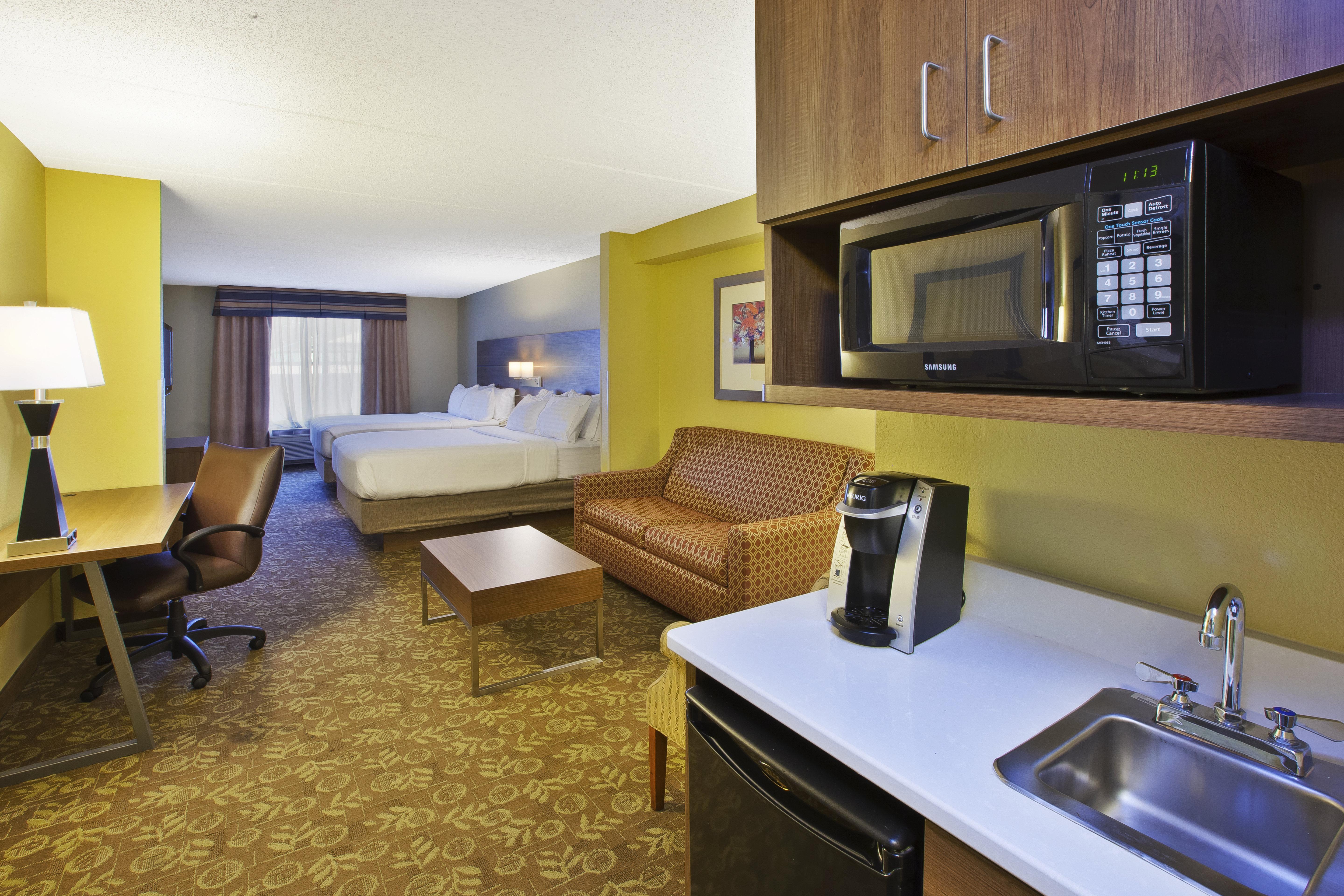 Holiday Inn Express Hotel & Suites Fort Wayne By Ihg Ellisville Exterior photo