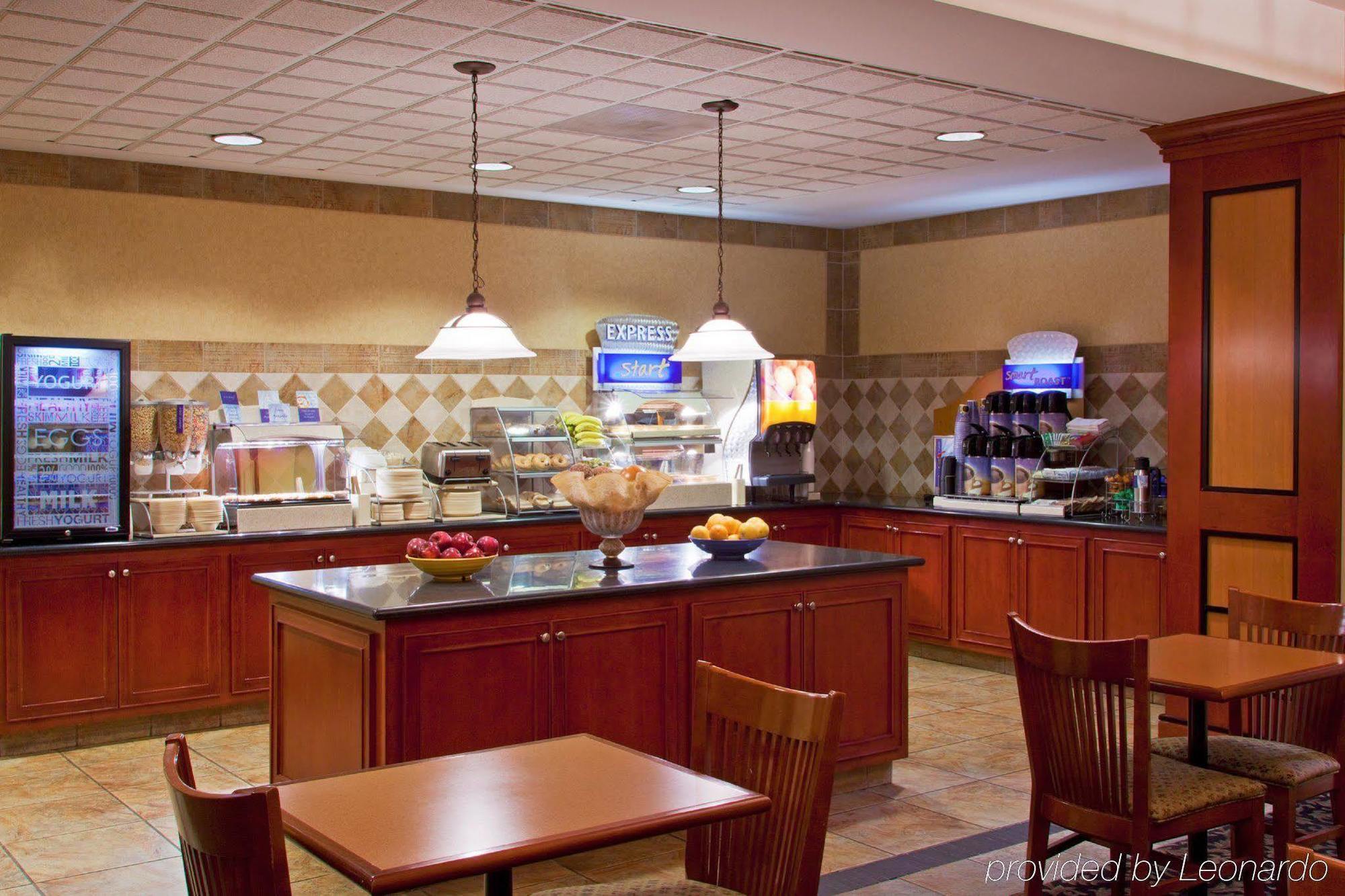 Holiday Inn Express Hotel & Suites Fort Wayne By Ihg Ellisville Exterior photo