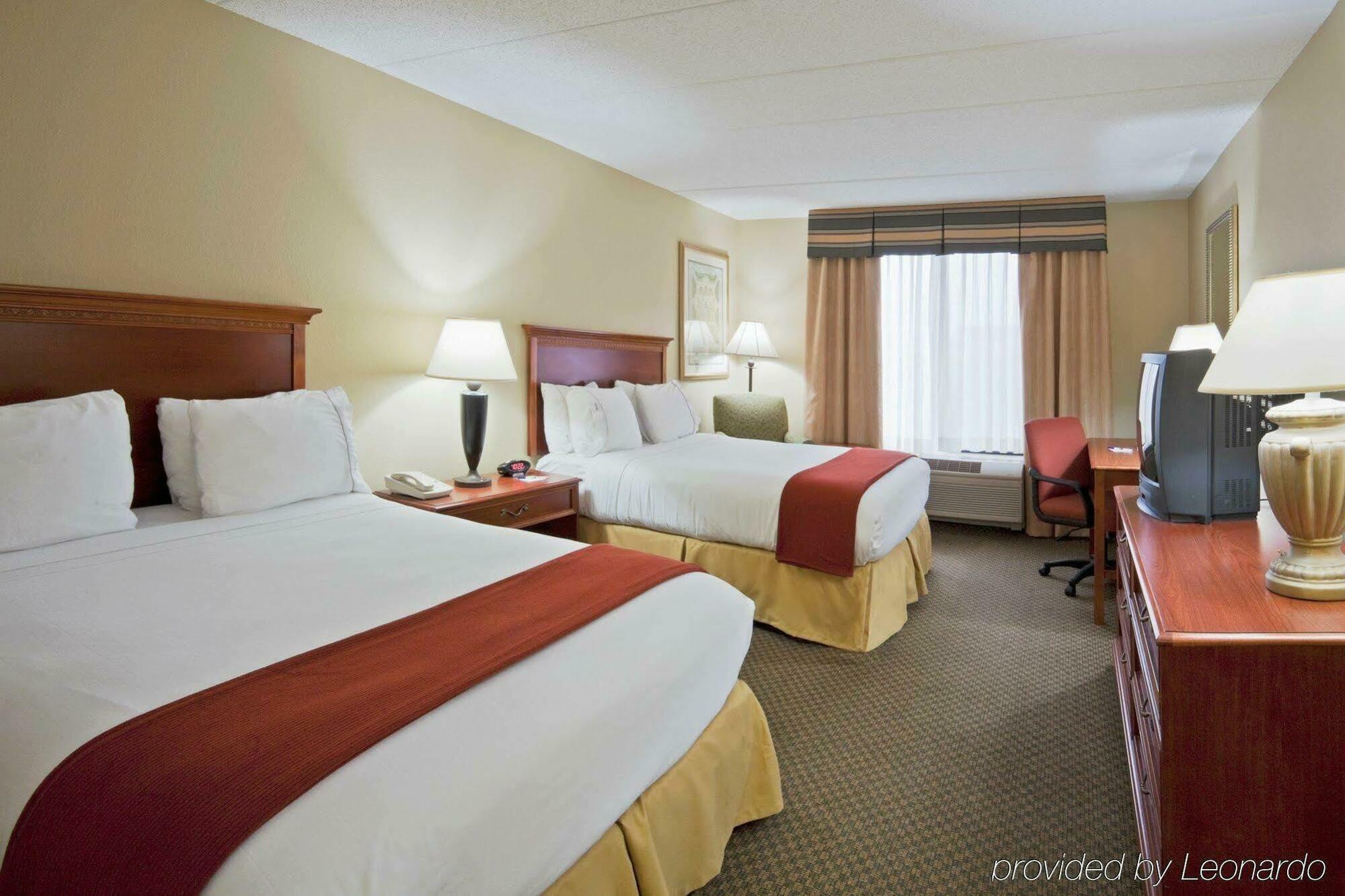 Holiday Inn Express Hotel & Suites Fort Wayne By Ihg Ellisville Exterior photo